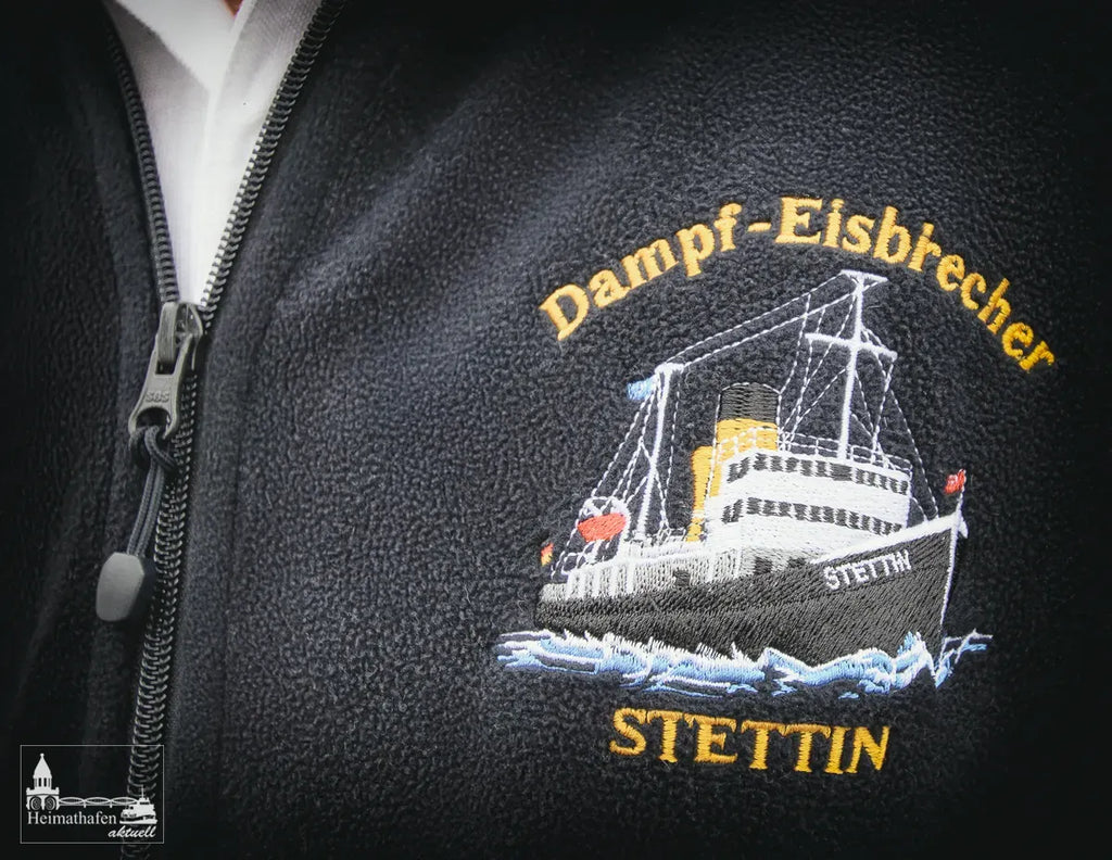 Fotoshooting mit der Crew des Dampf-Eisbrechers STETTIN