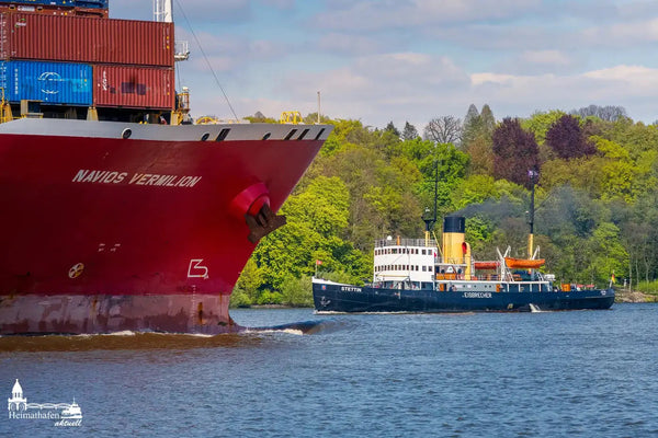 Hamburg Hafen Bilder - Dampf-Eisbrecher STETTIN vor Bubendeyufer