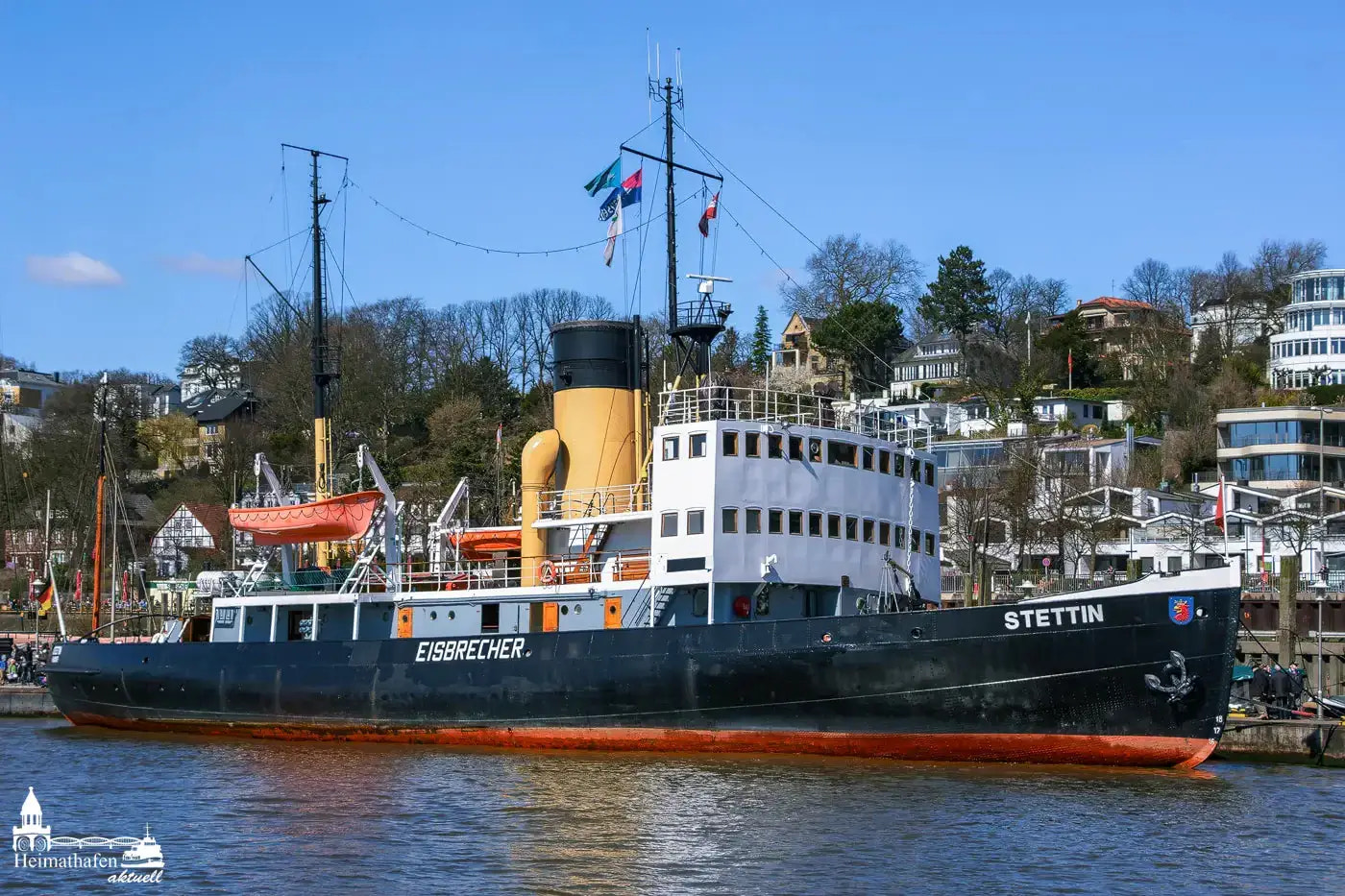 Dampf-Eisbrecher STETTIN am Liegeplatz Neumühlen Hamburg