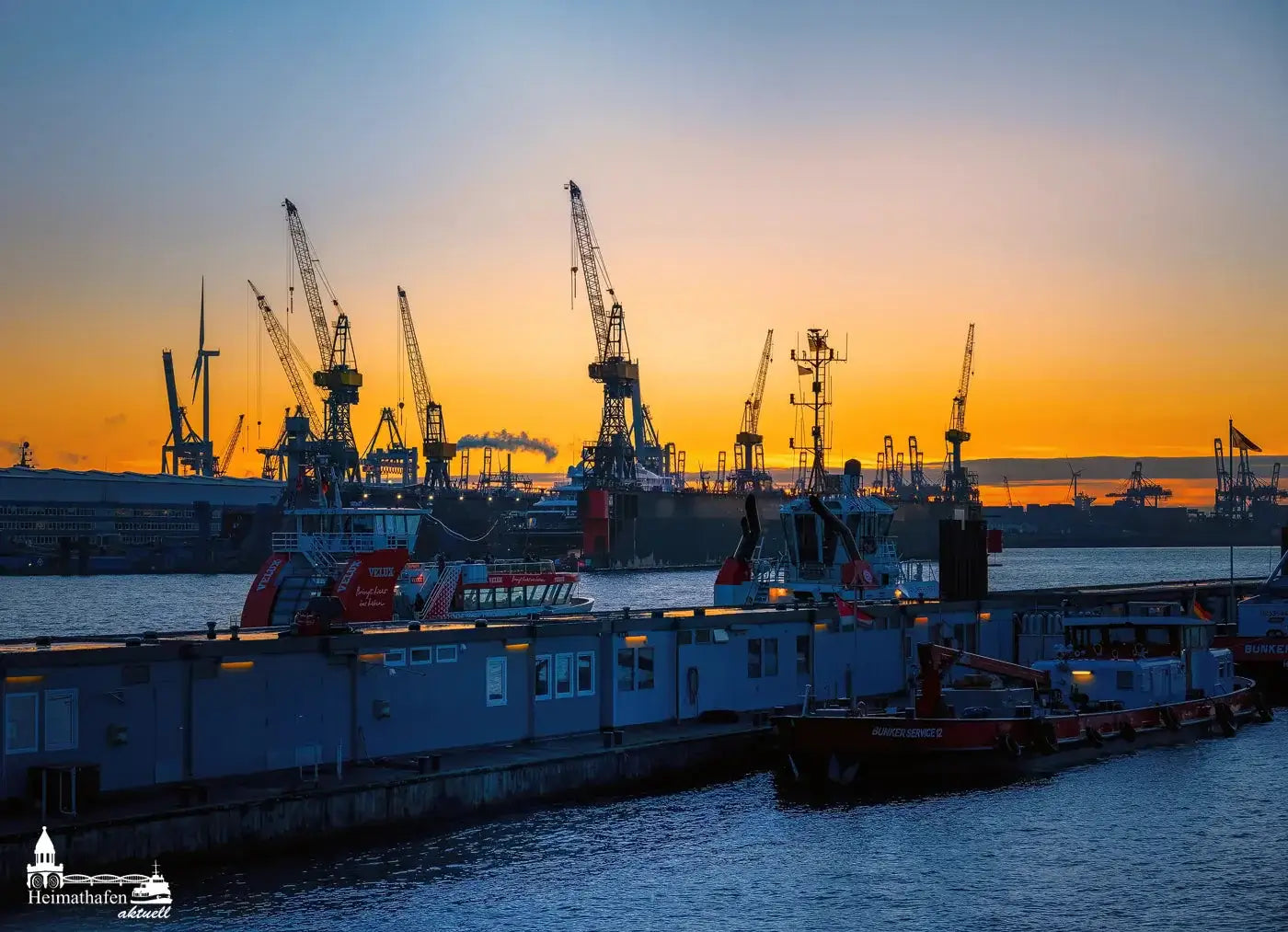 Hamburger Hafen Fotos - Sonnenuntergang an Brücke 10