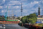 Rickmer Rickmers im Dock mit Michel und Fernsehturm im Hintergrund