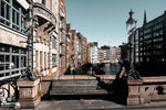 Historische Hohe Brücke am Nikolaifleet mit Blick auf Hamburger Kaufmannshäuser