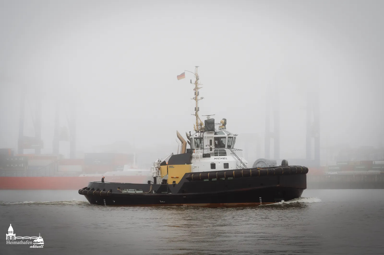 Hafenschlepper MICHEL im Nebel – Hamburg Bilder kaufen