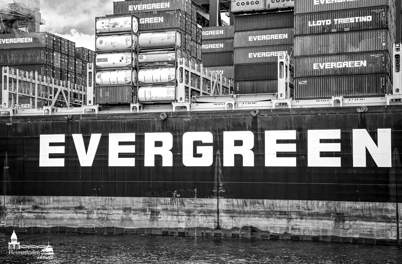 EVERGREEN am Containerterminal